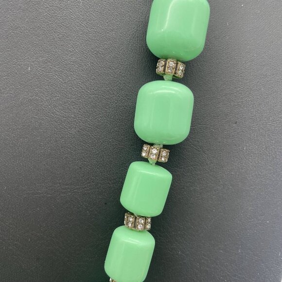 J .Crew Mint Green Beaded Rhinestone Necklace Spring Ring Closure 30 Inches - Picture 3 of 4